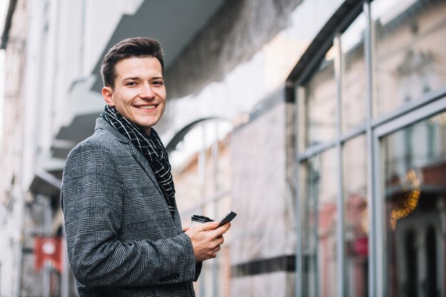 Hombre de negocios sonriendo