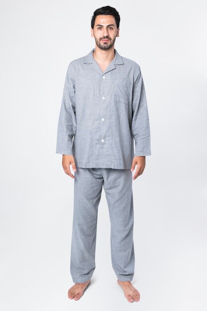 Hombre en pijama gris ropa de dormir cómoda ropa de cuerpo completo
