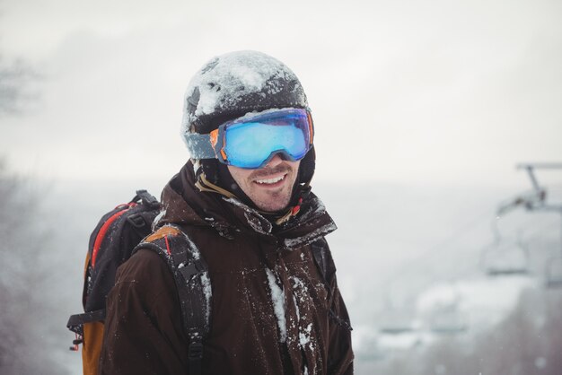 Hombre sonriendo