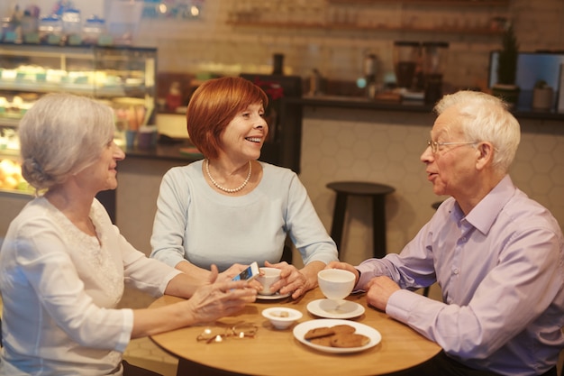 Hora del té en la cafetería