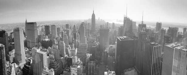 Horizonte de la ciudad de Nueva York en blanco y negro