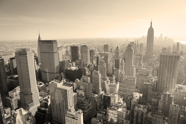 Horizonte de la ciudad de Nueva York en blanco y negro