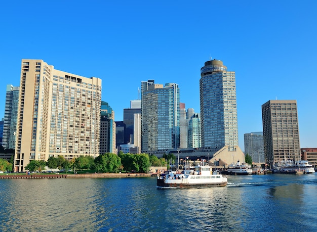 Horizonte de toronto en el día