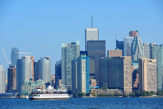 Horizonte de toronto en el día