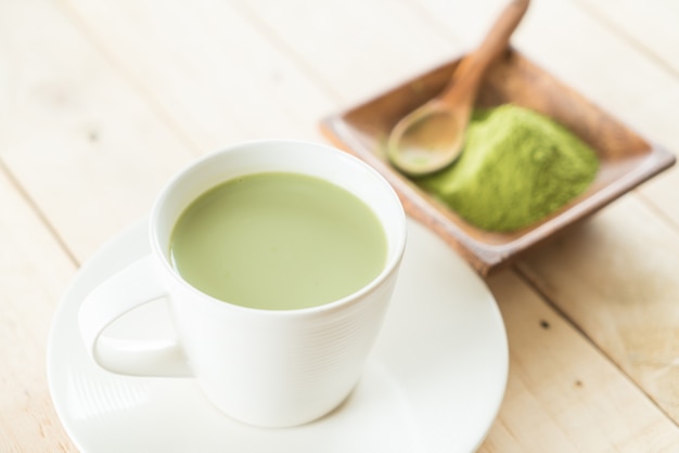 Foto gratuita hot matcha latte