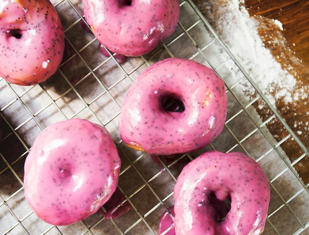 Foto gratuita idea casera de la receta de la fotografía de la comida de los donas