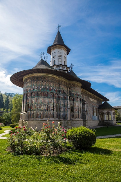 La iglesia del monasterio de Sucevita en Bucovina, Rumania