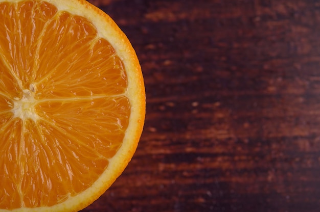 Imagen macro de naranja madura, pequeña profundidad de campo.