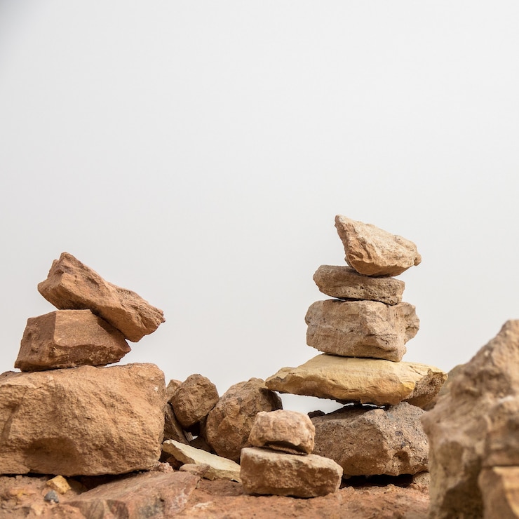 Foto gratuito imagen de primer plano de un conjunto de piedras apiladas una sobre la otra