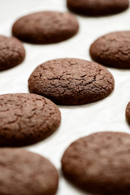 Imagen recortada de galletas de chocolate