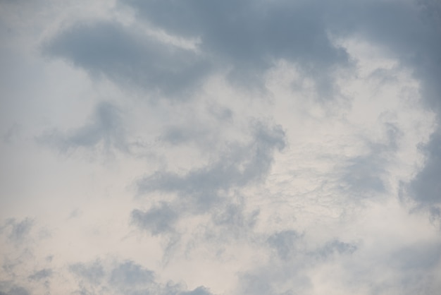 Increíble hermoso cielo con nubes