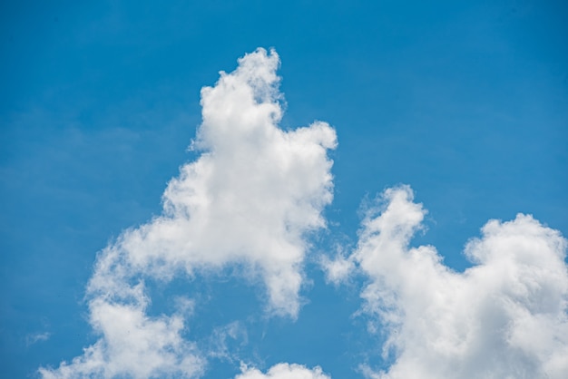 Increíble hermoso cielo con nubes