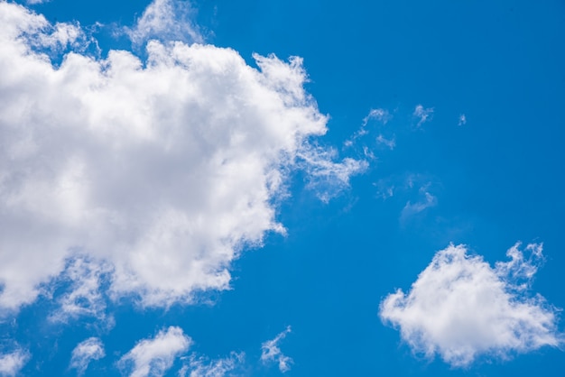 Increíble hermoso cielo con nubes