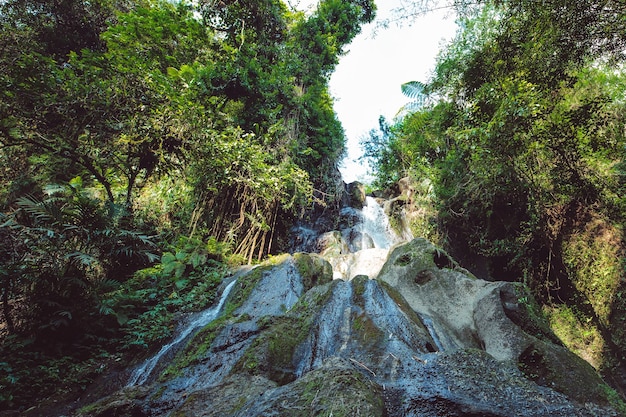 Increíble vista de la cascada.