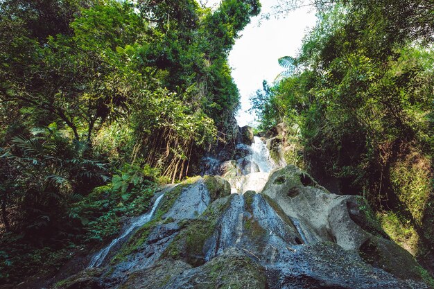 Increíble vista de la cascada.