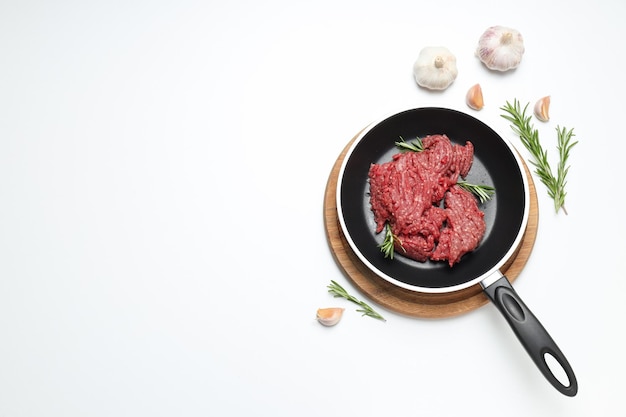 Foto gratuita ingrediente para cocinar carne molida de carne a la parrilla