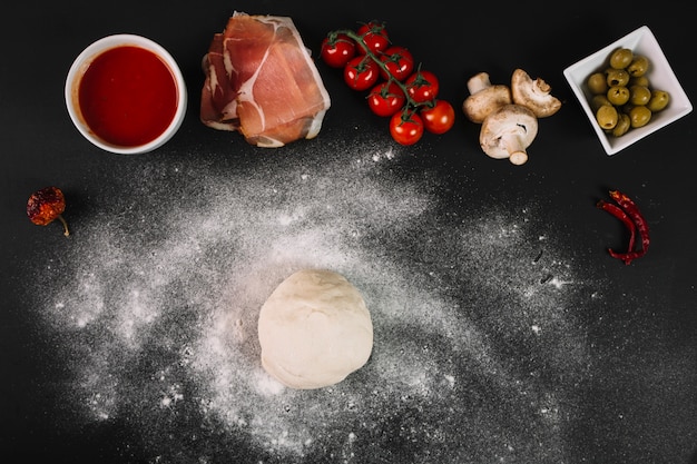 Foto gratuita ingredientes cerca de la masa y la harina