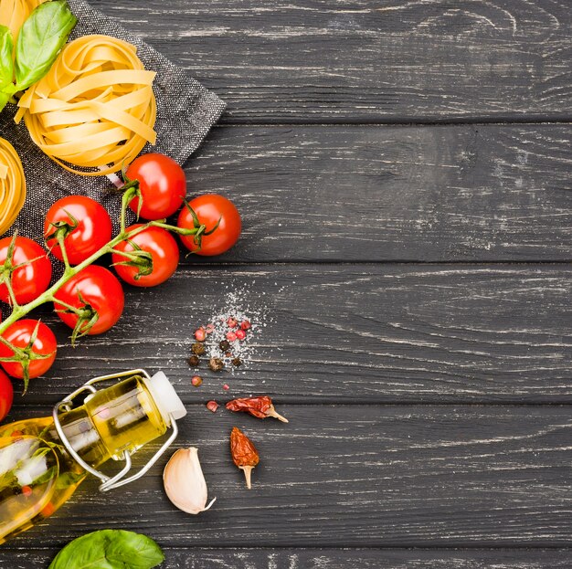 Ingredientes para fideos con espacio de copia