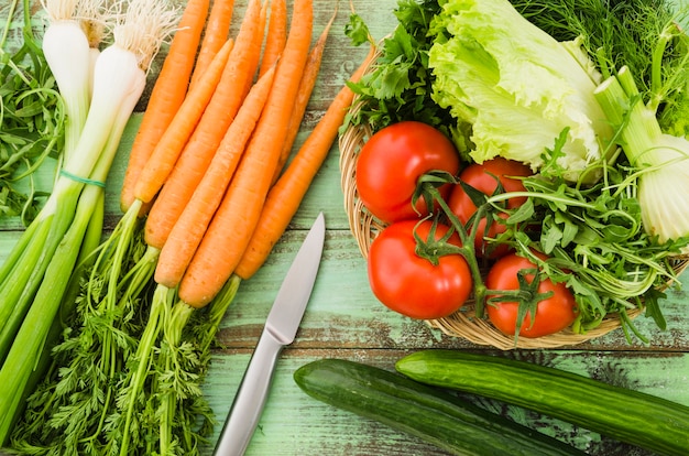 Foto gratuita ingredientes saludables de una ensalada