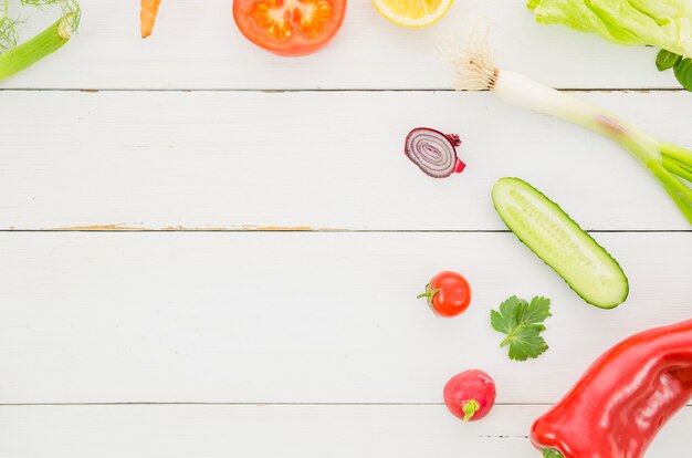 Ingredientes saludables de una ensalada