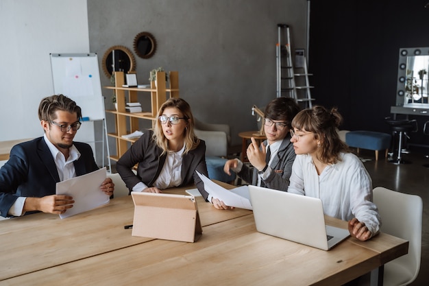 Inicio Diversidad Trabajo en equipo Reunión de reflexión Concepto.