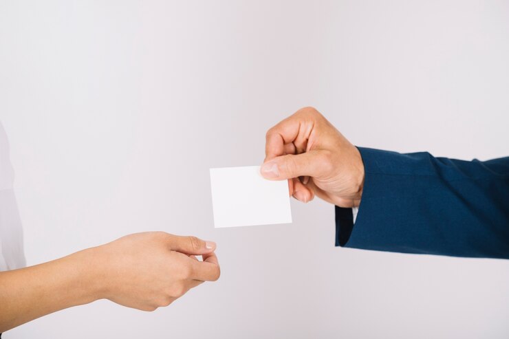 Foto gratuito intercambio de tarjeta de visita