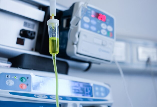 Inyección intravenosa en el hospital