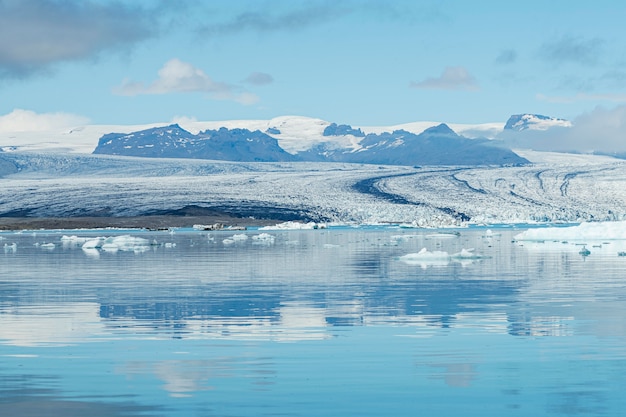 Islandia paisaje de hermoso paisaje acuático