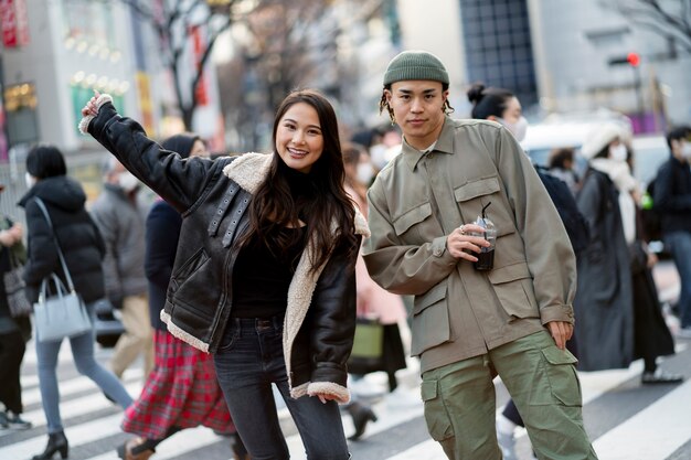 Japón adolescente amigos divirtiéndose