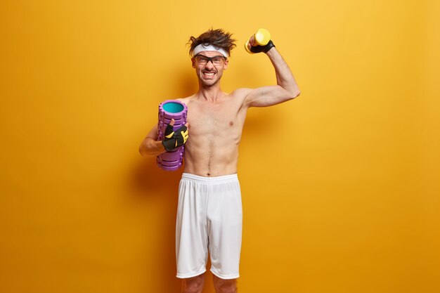 Joven deportista preparándose para su entrenamiento aislado