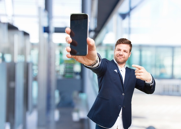 joven hombre de negocios feliz expresión