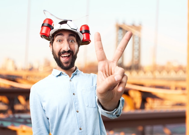 Foto gratuita joven hombre de negocios feliz expresión