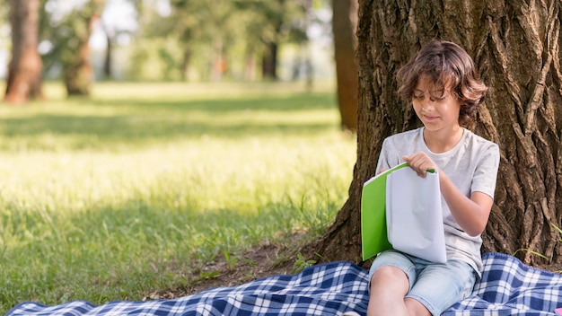 Joven, lectura