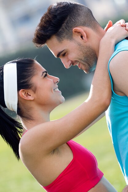 joven longitud en forma de mujer sana