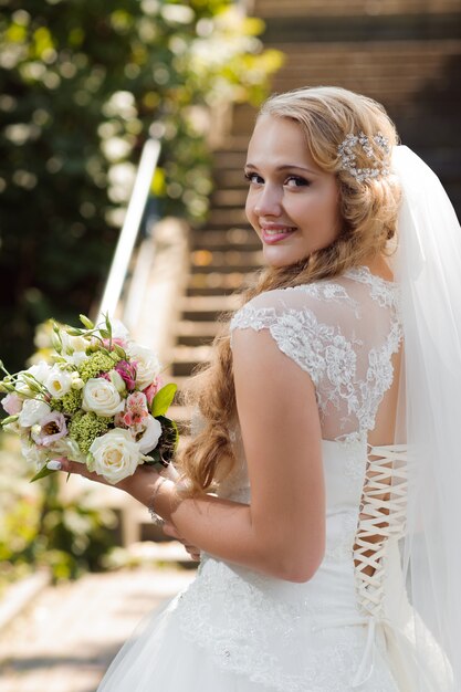 Joven novia en el día de la boda