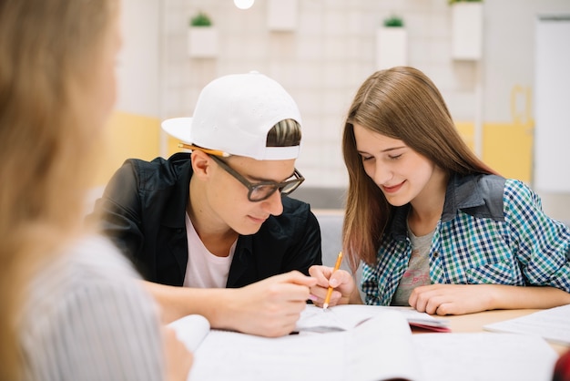 Los jóvenes en el aula de comunicación