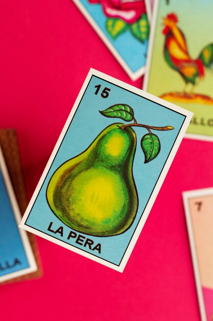 Foto gratuita juego de cartas tradicional mexicano