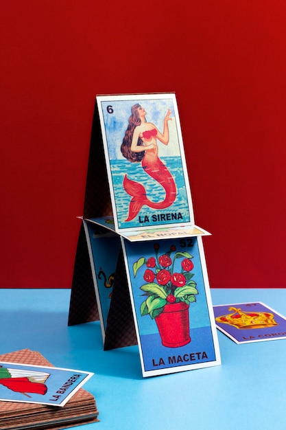 Foto gratuita juego de cartas tradicional mexicano