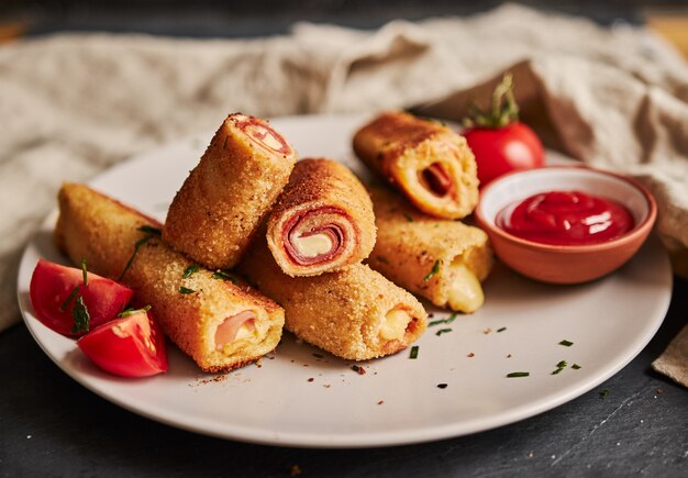 Juego de rollos en un plato