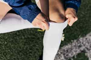 Foto gratuita jugador de fútbol con calcetines