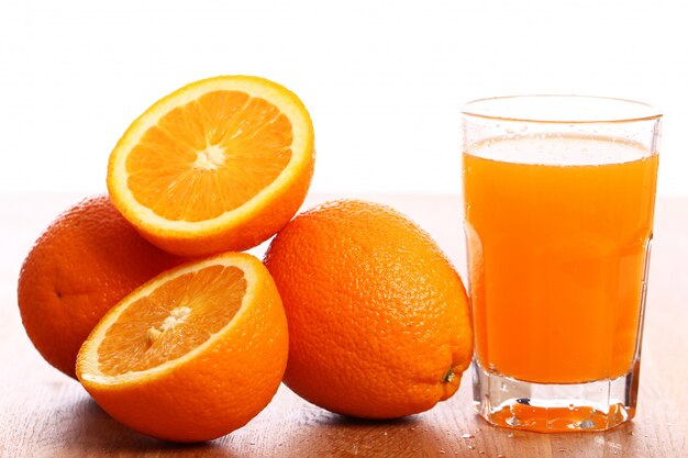 Jugo de naranja fresco