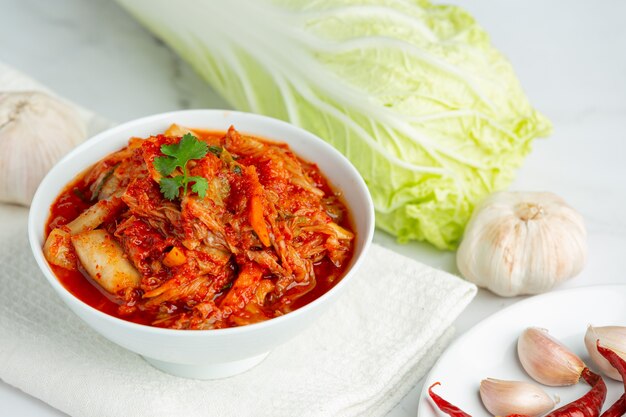 kimchi listo para comer en un tazón