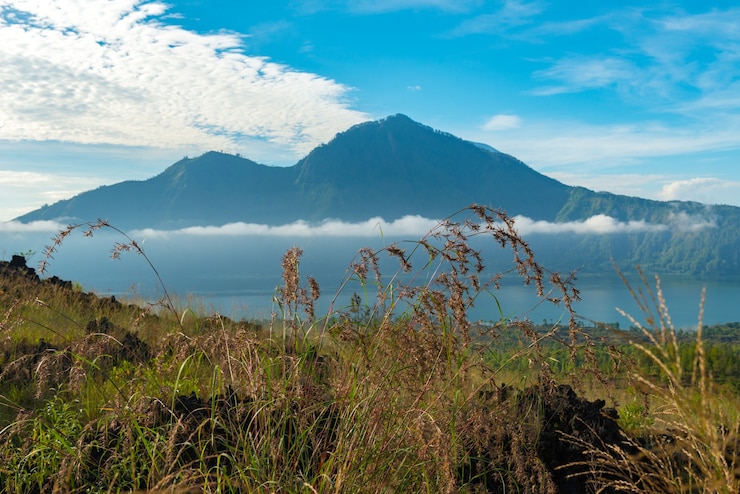 Foto gratuito lago batur en bali