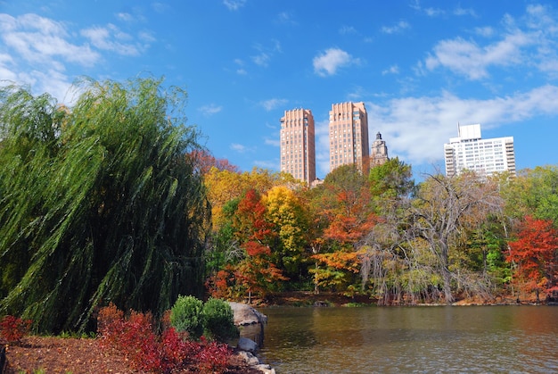 Lago Central Park en la ciudad de Nueva York Manhattan