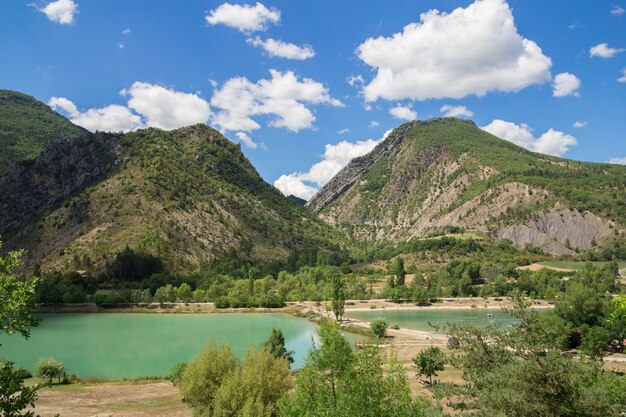 El lago de montaña.