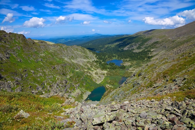 Foto gratuita lagos karakol en las montañas de altai