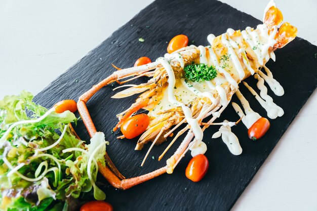 Langostinos a la plancha o camarones con salsa