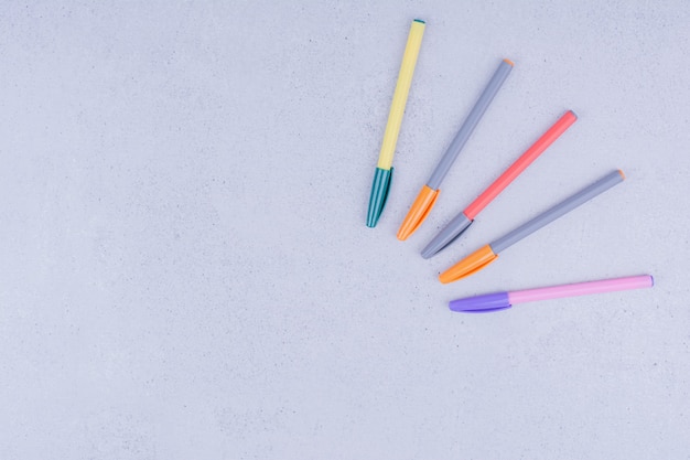 Lápices lineales multicolores para colorear o hacer manualidades de mandalas