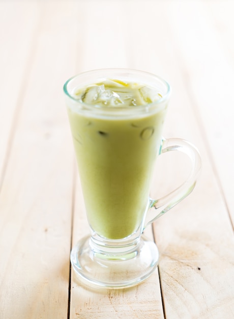 Latte helado de matcha