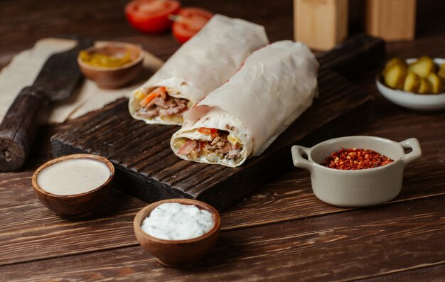 Lavash rolls con carne y verduras